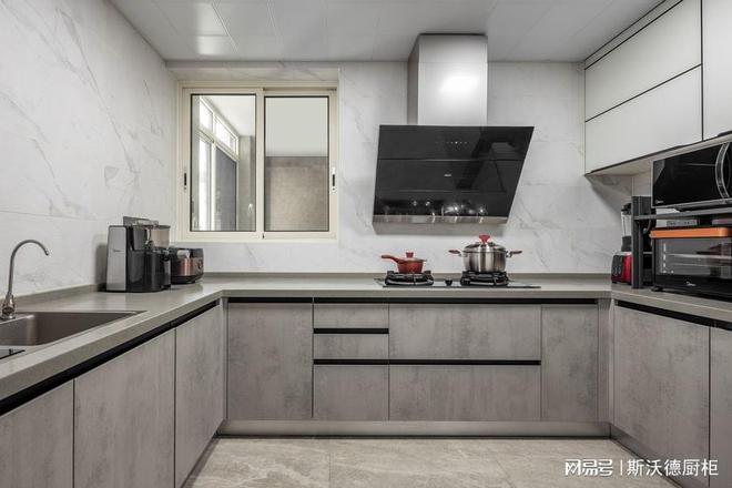 不锈钢橱柜让你开云 开云体育APP在厨房享受更加美好的下厨体验!(图5) 不锈钢橱柜让你开云 开云体育APP在厨房享受更加美好的下厨体验!(图5)