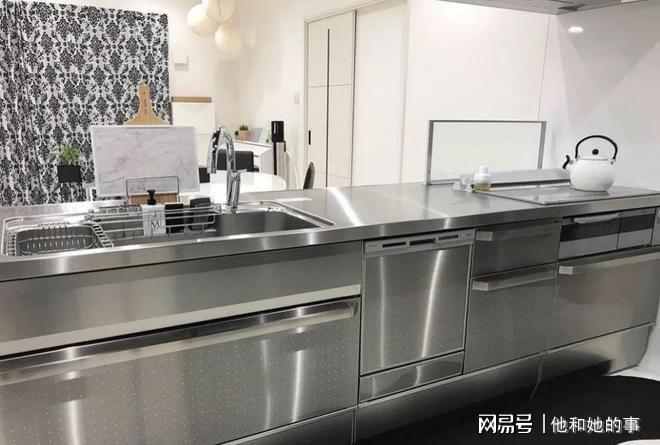 不锈钢橱柜逐渐在家庭中失去地位？原因很简单缺开云 开云体育APP点很明显！(图2)
