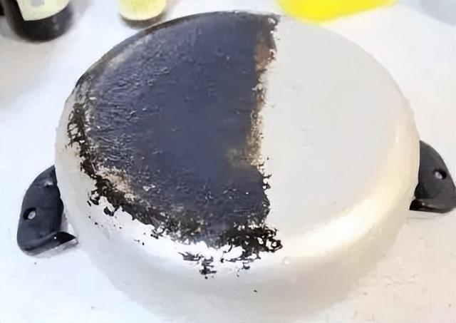 开云 开云体育官网不锈钢锅外面发黑别再用钢丝球刷了用这几个方法试试干净不伤锅(图20)