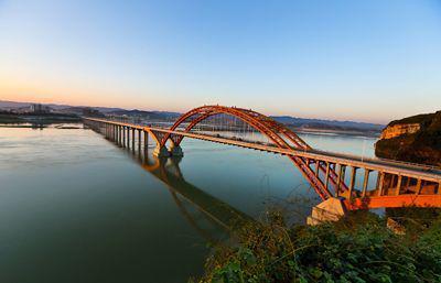 开云 开云体育1951年志愿军押送战俘却屡遭空袭黑人建议:收缴不锈钢镜子(图3) 开云 开云体育1951年志愿军押送战俘却屡遭空袭黑人建议:收缴不锈钢镜子(图3)