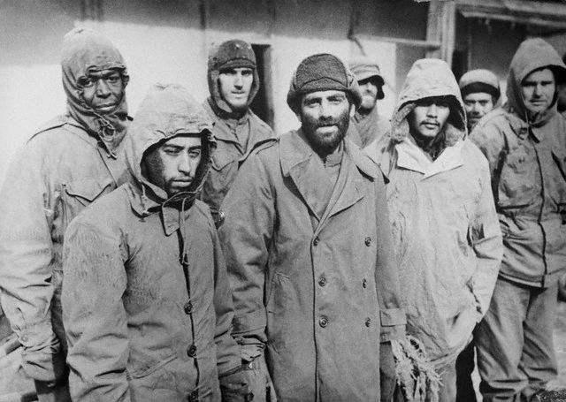 开云 开云体育1951年志愿军押送战俘却屡遭空袭黑人建议:收缴不锈钢镜子(图5) 开云 开云体育1951年志愿军押送战俘却屡遭空袭黑人建议:收缴不锈钢镜子(图5)