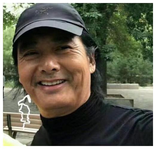 参观周润发在香港的家不住市开云 开云体育APP区而住乡间阳台护栏还是不锈钢的(图3) 参观周润发在香港的家不住市开云 开云体育APP区而住乡间阳台护栏还是不锈钢的(图3)