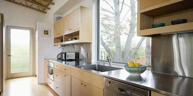 开云体育 kaiyun.com 官网入口厨房台面到底能不能装不锈钢?入住3年说实话很多家庭都被坑了(图3) 开云体育 kaiyun.com 官网入口厨房台面到底能不能装不锈钢?入住3年说实话很多家庭都被坑了(图3)