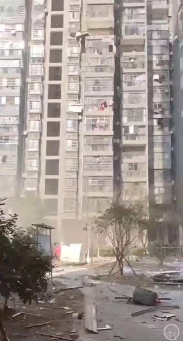 开云体育 开云平台不锈钢燃气管应用普及刻不容缓！黄石市一居民家中疑似天然气泄露闪爆(图1)