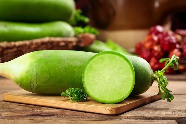 开云 开云体育不锈钢厨具顽固污渍如何去除？别再用钢丝球了教你2个小妙招让厨具焕然一新(图5)