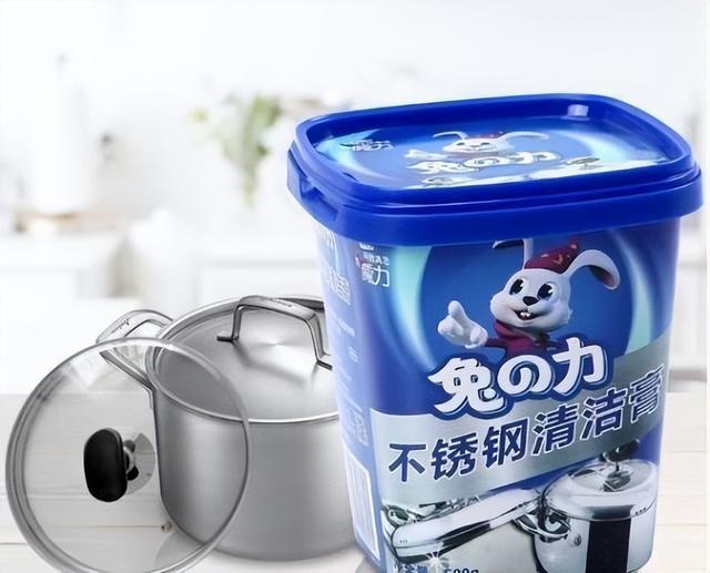 开云 开云体育不锈钢厨具顽固污渍如何去除？别再用钢丝球了教你2个小妙招让厨具焕然一新(图7)