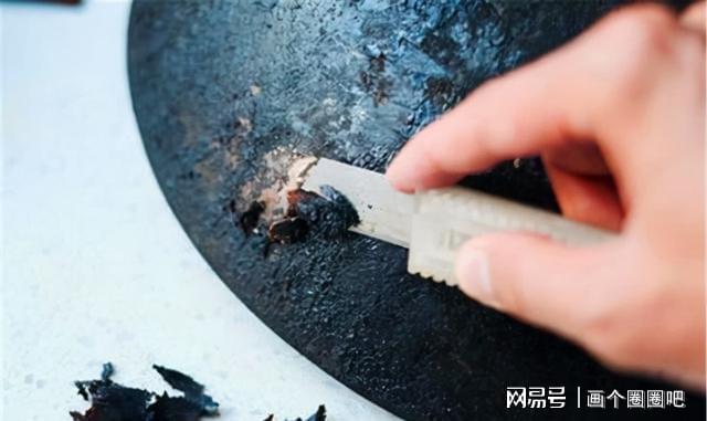开云体育 kaiyun.com 官网入口不锈钢锅里外都是“脏”东西！教你正确做法轻松去除顽固污垢(图6)