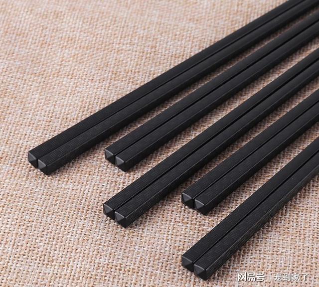 哪种筷子更适合长期使用？为了开云体育 开云官网自己和家人的健康一定要弄清楚(图14)