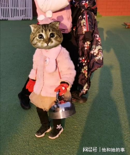 开云 开云体育官网“超实在家长”给娃上学带不锈钢水壶走红网友：是水壶没毛病(图2)