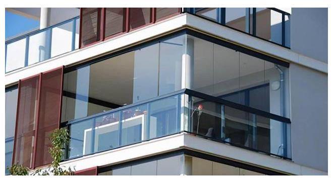 封阳台做不锈钢的越来越少都选择这样开云 开云体育平台做美观又实用！(图2)