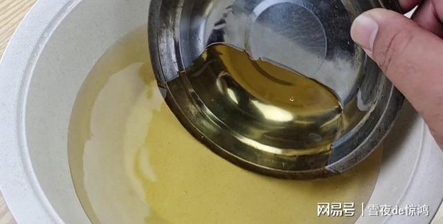 开云 开云体育平台家里还在用不锈钢餐具吗？还有人不懂啥情况叮嘱家人长个记性(图5)