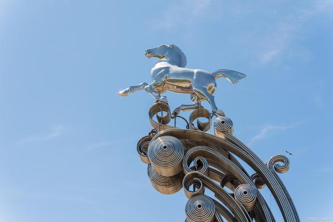 不锈钢雕塑:现代化艺开云 开云体育术形式(图3) 不锈钢雕塑:现代化艺开云 开云体育术形式(图3)