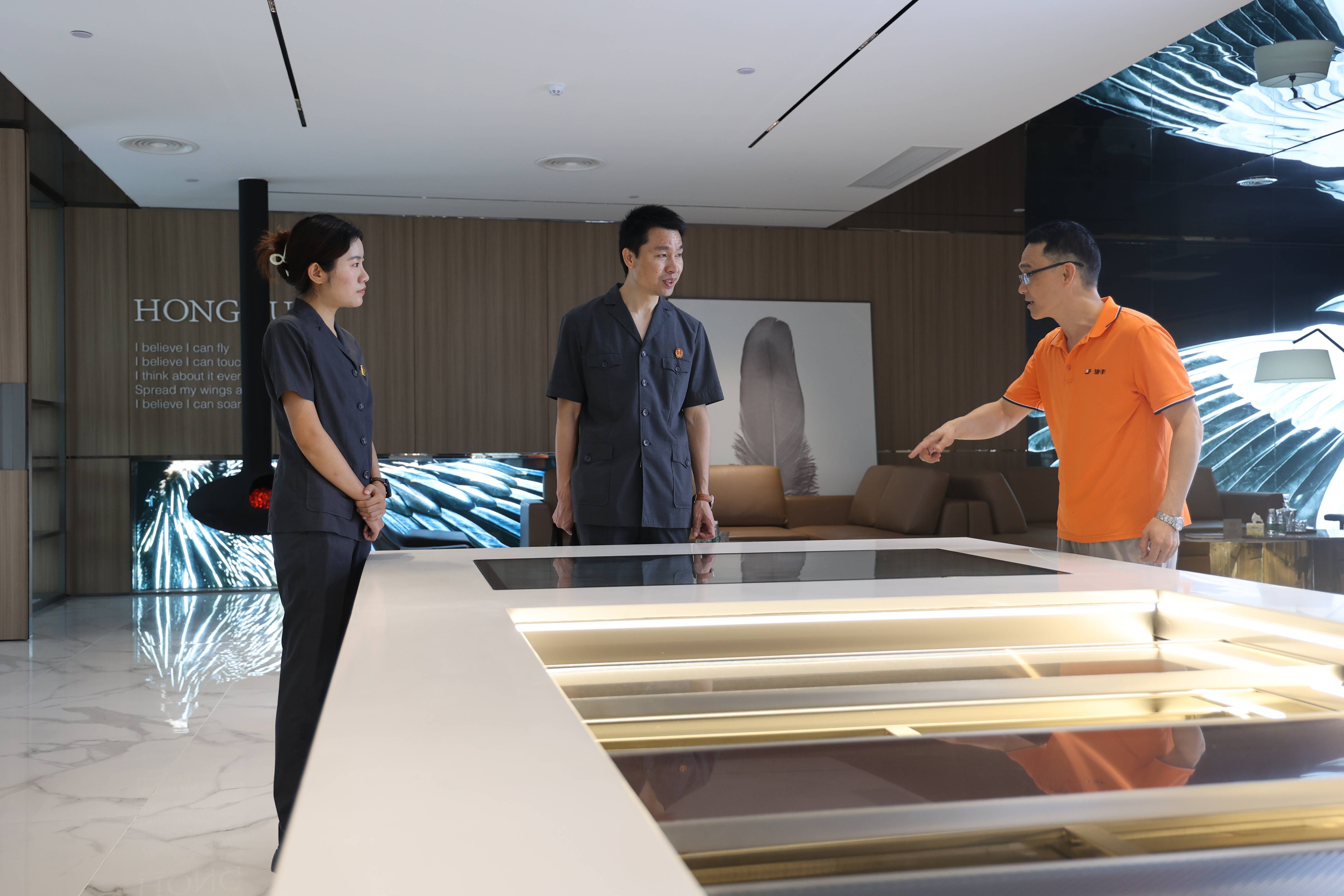 开云体育 开云平台佛山不锈钢总部大厦3000多万工程款顺利执结案情披露(图1) 开云体育 开云平台佛山不锈钢总部大厦3000多万工程款顺利执结案情披露(图1)