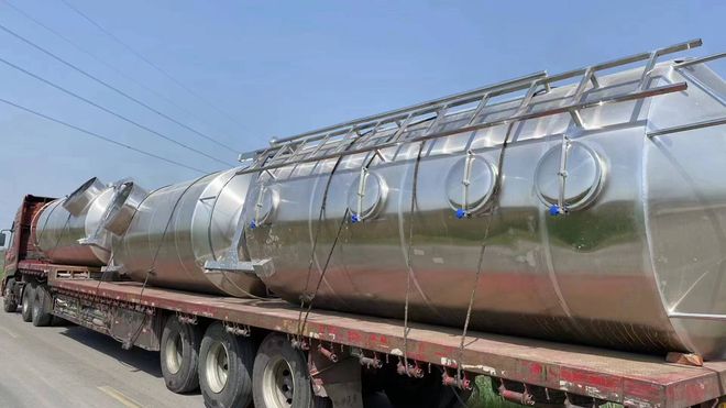 Kaiyun 开云不锈钢喷淋塔是一种两相逆向流填料吸收塔(图1)