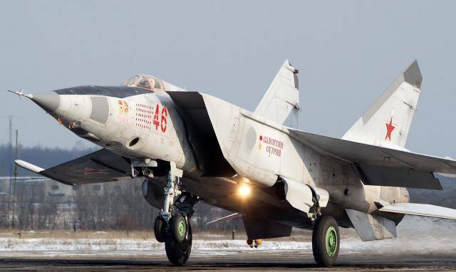 这款用不锈钢做机身的战机开云体育 开云平台却创造多项航空记录却不是美国战机(图2)