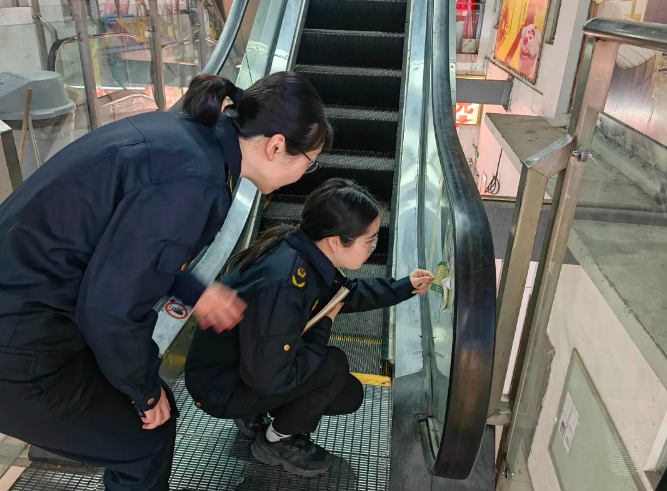 江苏江阴市开云 开云体育平台特种设备违法典型案例曝光台（第一期）(图1)