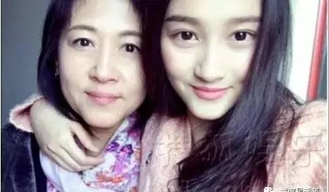 开云 开云体育官网揭秘贵圈强大的替身行业只有想不到没有“替”不到(图4) 开云 开云体育官网揭秘贵圈强大的替身行业只有想不到没有“替”不到(图4)