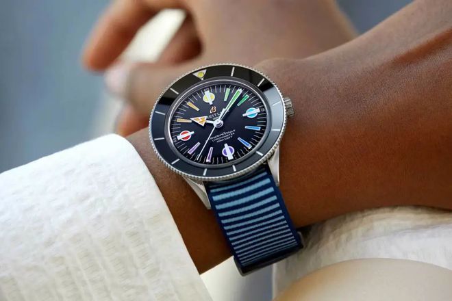 开云体育 Kaiyun.com 官网入口百年灵的新代言人是什么水平?(图7) 开云体育 Kaiyun.com 官网入口百年灵的新代言人是什么水平?(图7)