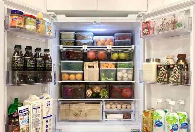 Kaiyun 开云让冰箱大3倍的秘密！399元到手5件！食品级不锈钢保鲜盒卖爆了！(图1)