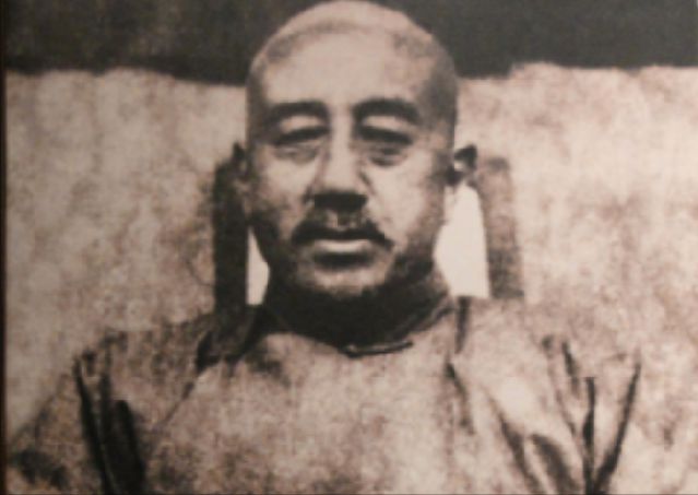 开云APP 开云官网入口周总理遗物：一个黑皮夹子一张珍藏34年的照片是一生难言的痛(图5)