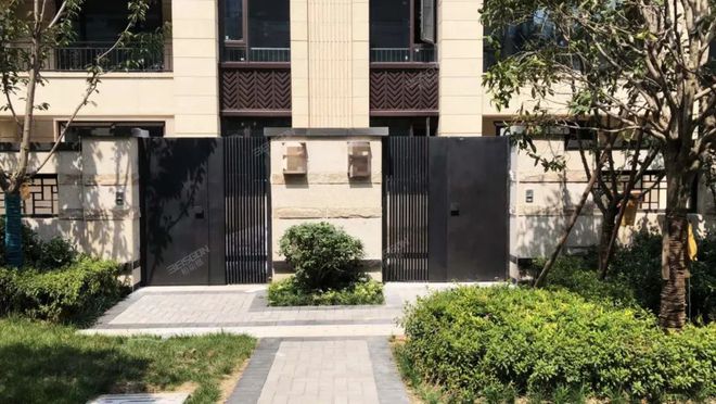 开云 开云体育平台不锈钢与设计碰撞打造“门面担当”(图3) 开云 开云体育平台不锈钢与设计碰撞打造“门面担当”(图3)