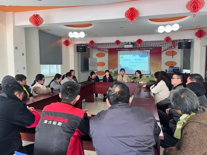 开云体育 开云平台帮助这群人在“家门口”就业港西镇这样做(图2)