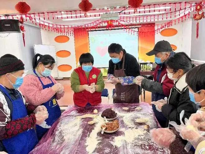 开云体育 开云平台帮助这群人在“家门口”就业港西镇这样做(图6)