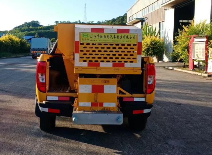 鑫华驰Kaiyun 开云牌THD5032TCXJX6型除雪车(图2)